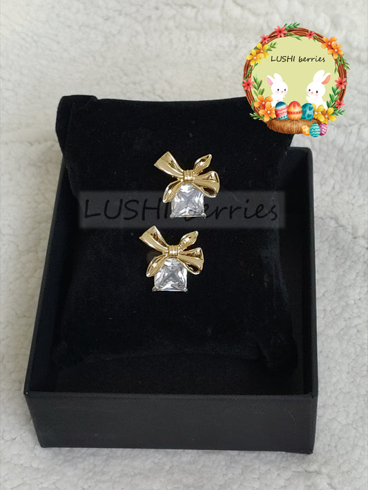 25_Gold Bow with Crystal stone stud