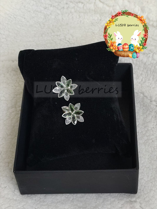 37_2 Color combination studs with different color options