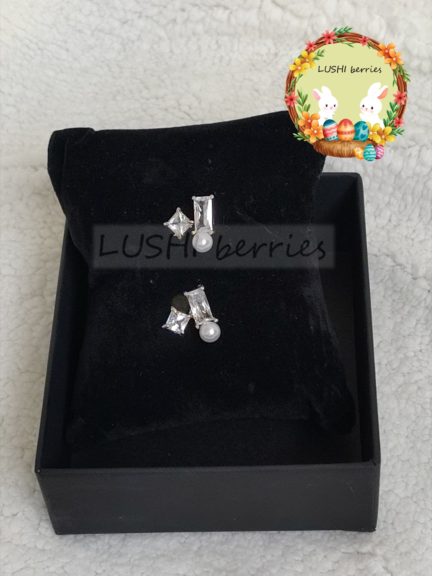 49_Cute Crystal with pearl stud