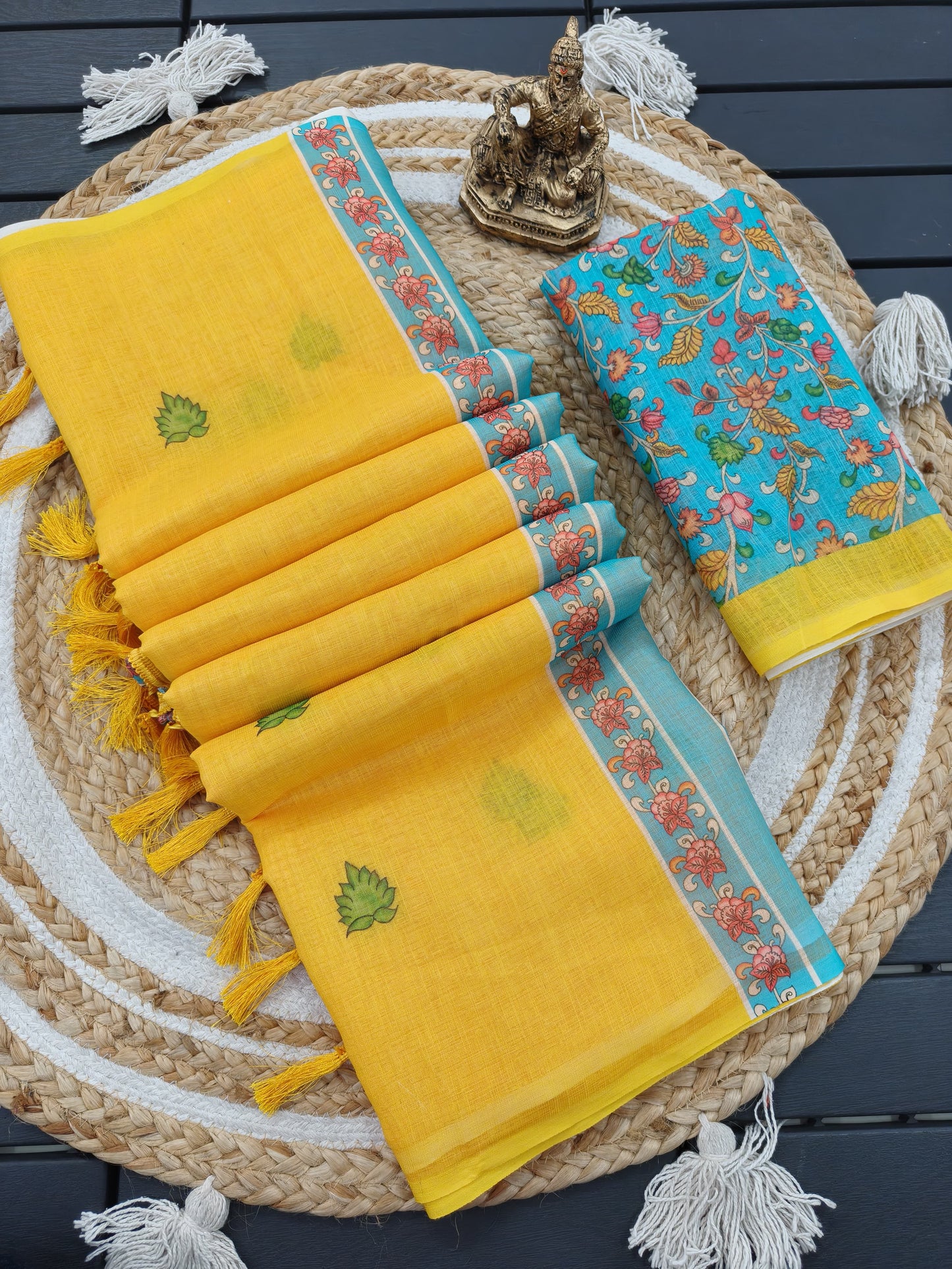2_Heavy linen blooming saree With Kalamkari digital print