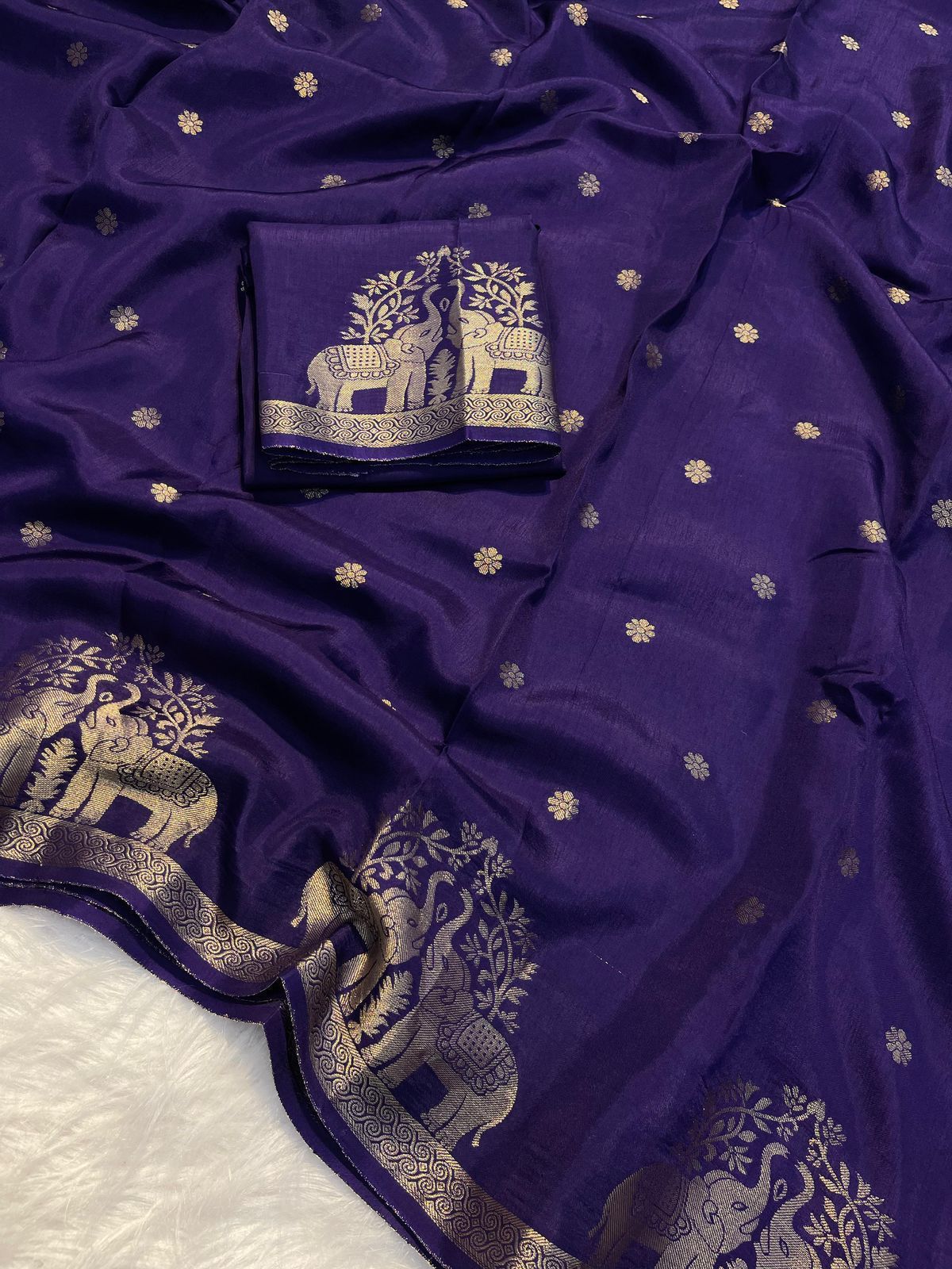 3_Pure Muslin Silk Saree With Running Blouse
