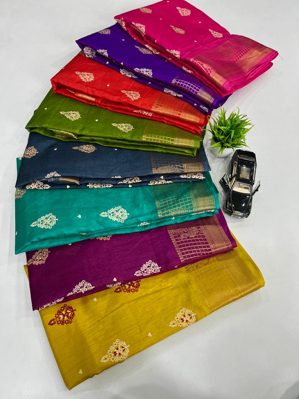 10_Soft dola fabric with jecard border