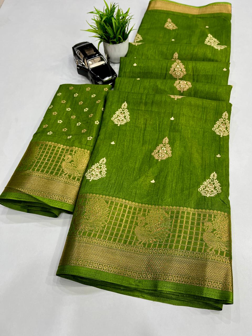 10_Soft dola fabric with jecard border