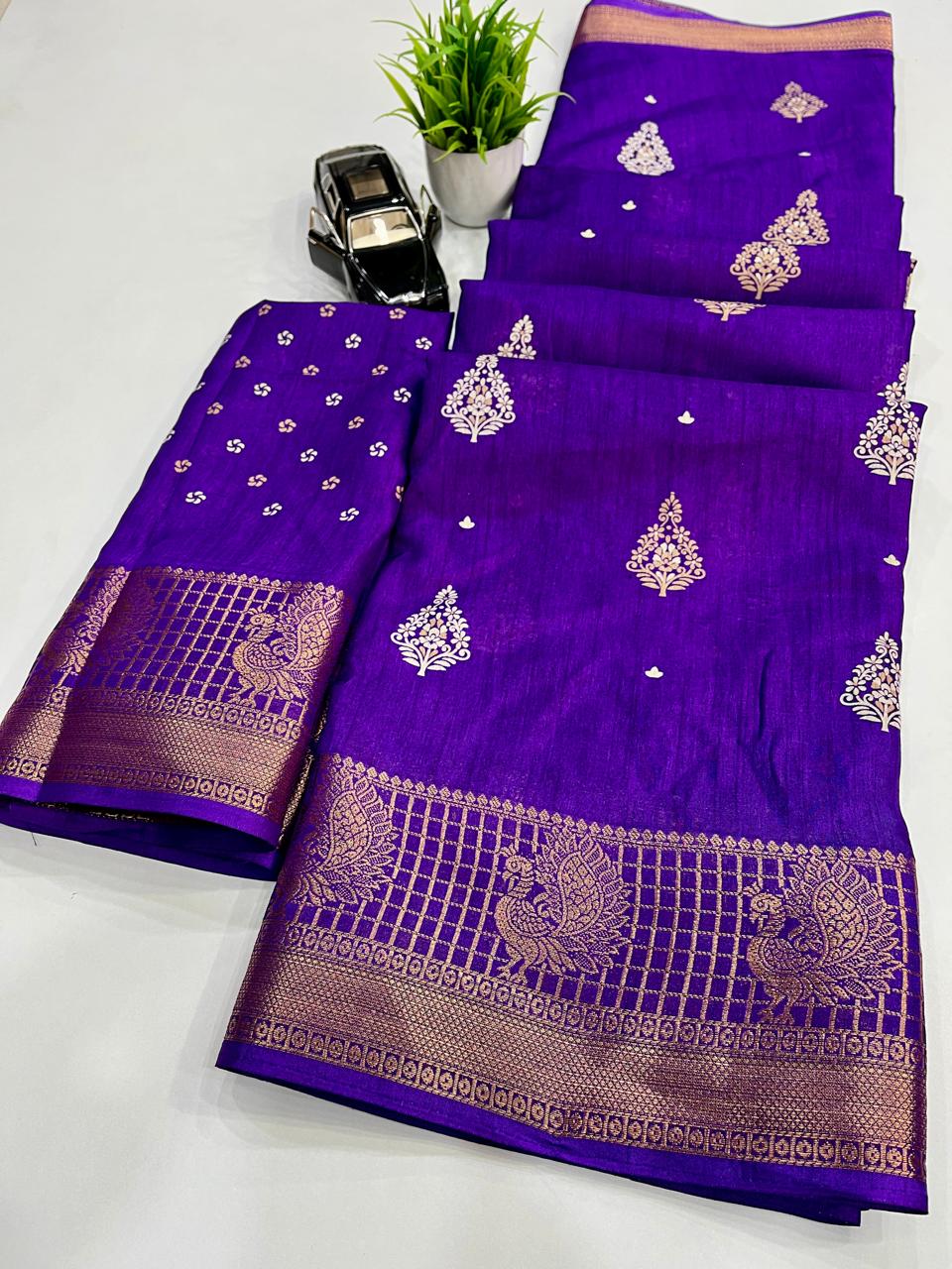 10_Soft dola fabric with jecard border