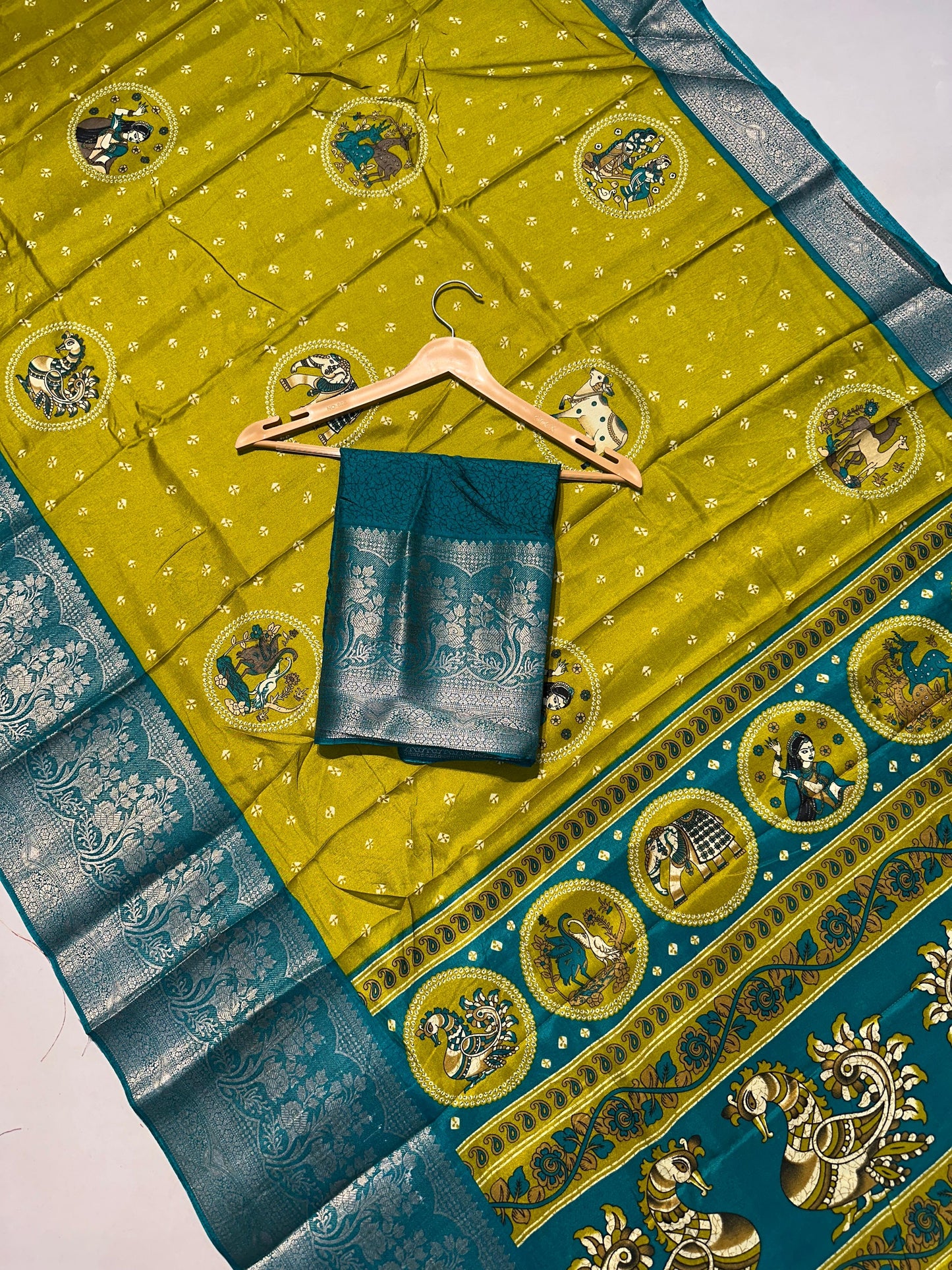 33_Super hit Dola silk crush premium saree